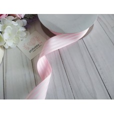 Лента репсовая 25 мм "Белые полоски на нежно-розовом"